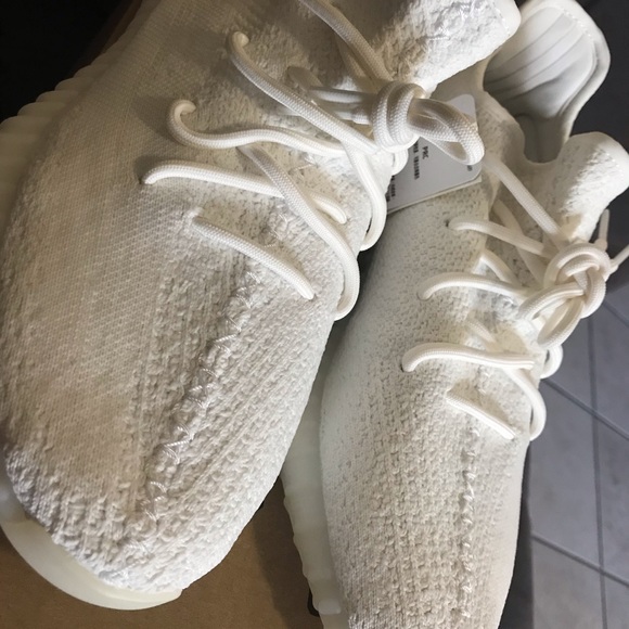 🔥Yeezy Boost 350 V2 Triple White x Kanye & Adidas - Picture 6 of 8